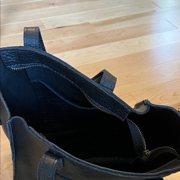 Portland Leather Lola Crossbody and Tassel - Picture 7 of 11